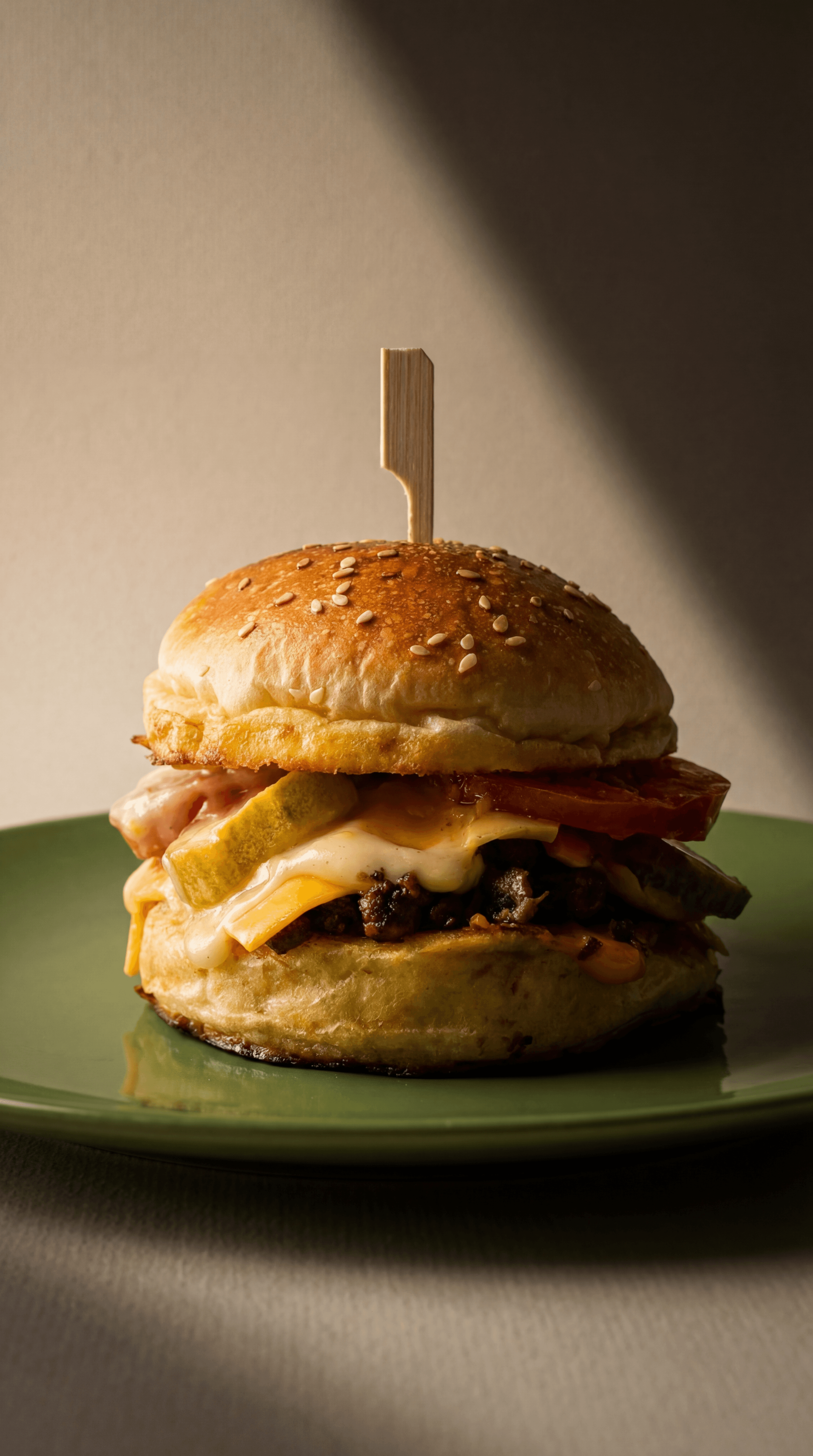 CLOUDY’S BEEF BURGER